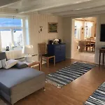 度假居 布斯塔度假屋 Larseng